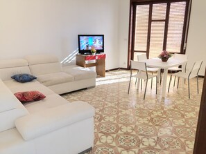 Comfort-Apartment, 2 Schlafzimmer | Wohnbereich