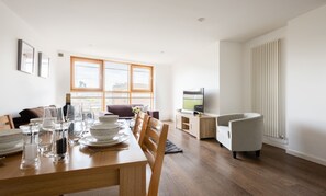 Basic Apartment | In-room dining - Platinum Impressive 2BR next to Borough (London)