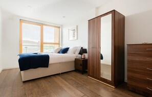 Basic Apartment - Platinum Impressive 2BR next to Borough (London)