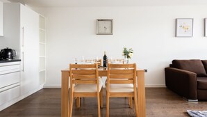Unclassified image, 3 of 21, button - Platinum Impressive 2BR next to Borough (London)