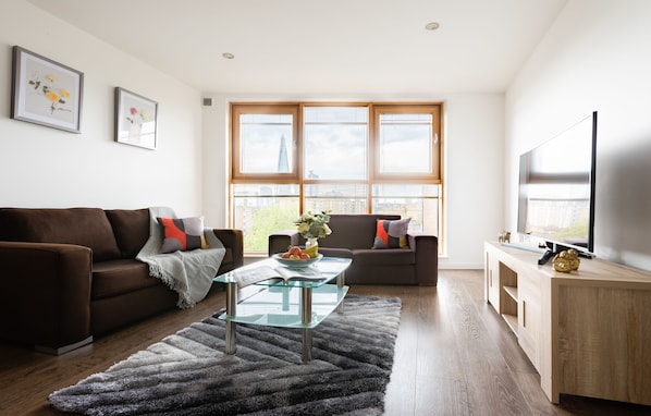 Basic Apartment | City view - Platinum Impressive 2BR next to Borough (London)