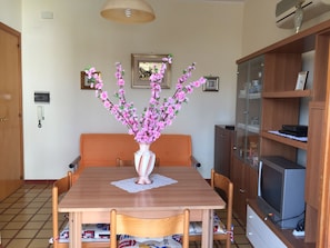 Apartment, 2 Schlafzimmer | Wohnbereich