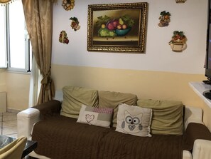 Apartment, 1 Bedroom | Living area | Flat-screen TV - Suite Coppola (Gallipoli)