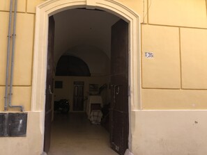 مدخل المنشأة