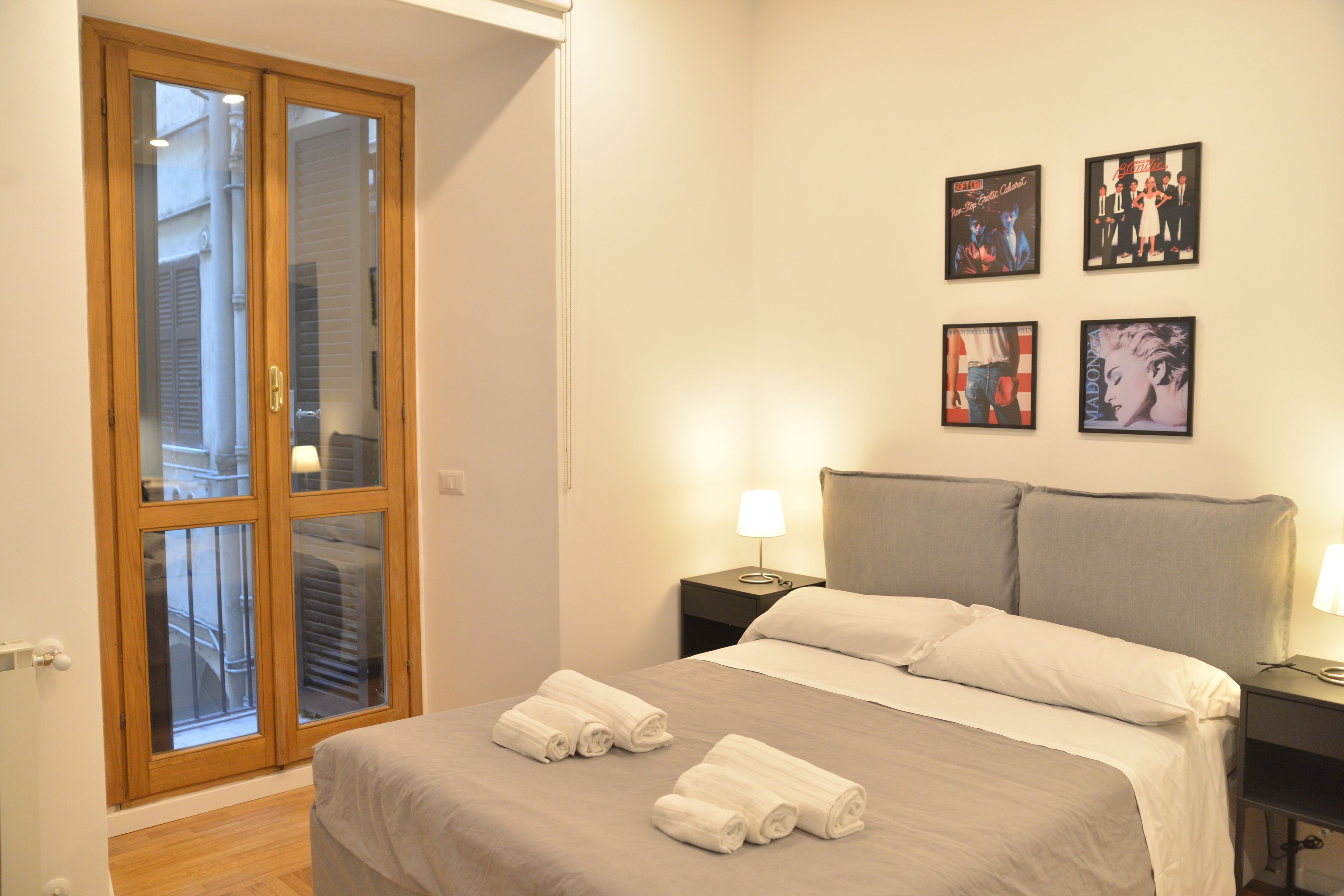 Deluxe Studio | Down duvets, individually decorated, individually furnished, desk