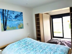 3 slaapkamers, een strijkplank/strijkijzer, wifi, beddengoed