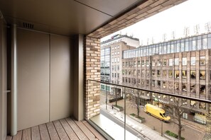 Basic Apartment, Multiple Beds | Balcony - Platinum 2bed Apartment in King's Cross (London)