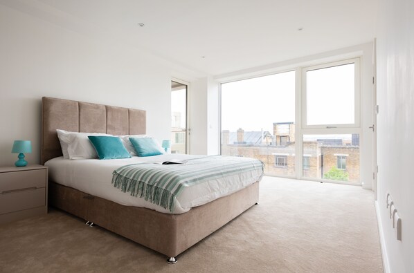 Basic Apartment, Multiple Beds | Individually decorated, individually furnished, iron/ironing board - Platinum 2bed Apartment in King's Cross (London)