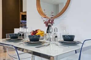 Apartment | Essbereich im Zimmer