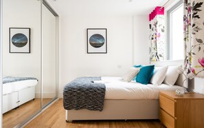 Apartment | Individually decorated, individually furnished, iron/ironing board - Platinum Apartment in Chalk Farm Road (London)