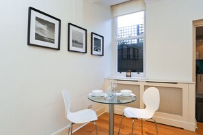 Apartment | In-room dining