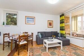 Apartment | Living room | LCD TV