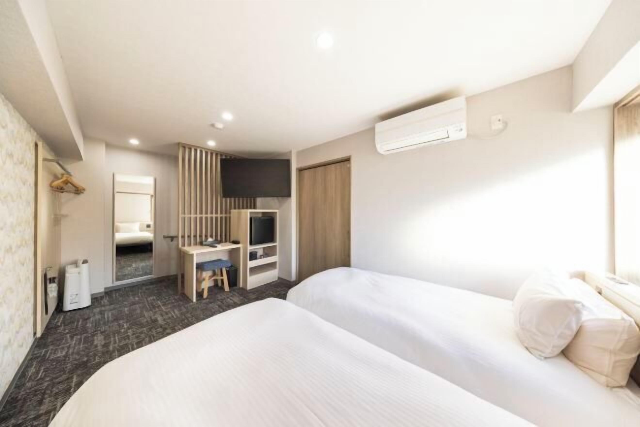 Free WiFi, bed sheets