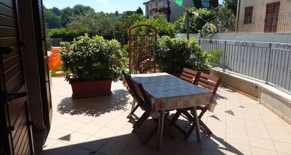 S083 - Sirolo, new five-room apartment with garden