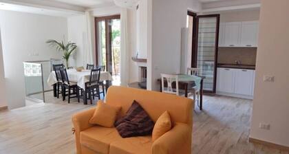 S083 - Sirolo, new five-room apartment with garden