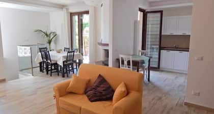 S083 - Sirolo, new five-room apartment with garden