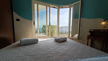 7 habitaciones, tabla de planchar con plancha, cuna de viaje y wifi