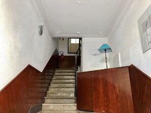 Interior entrance - The Pocket Pillow House (Faro)