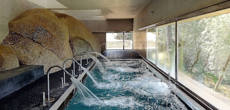 Indoor pool. Balneario de Retortillo