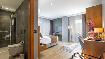 1 bedroom, blackout curtains, soundproofing, free WiFi