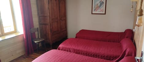 1 bedroom, iron/ironing board, WiFi, bed sheets