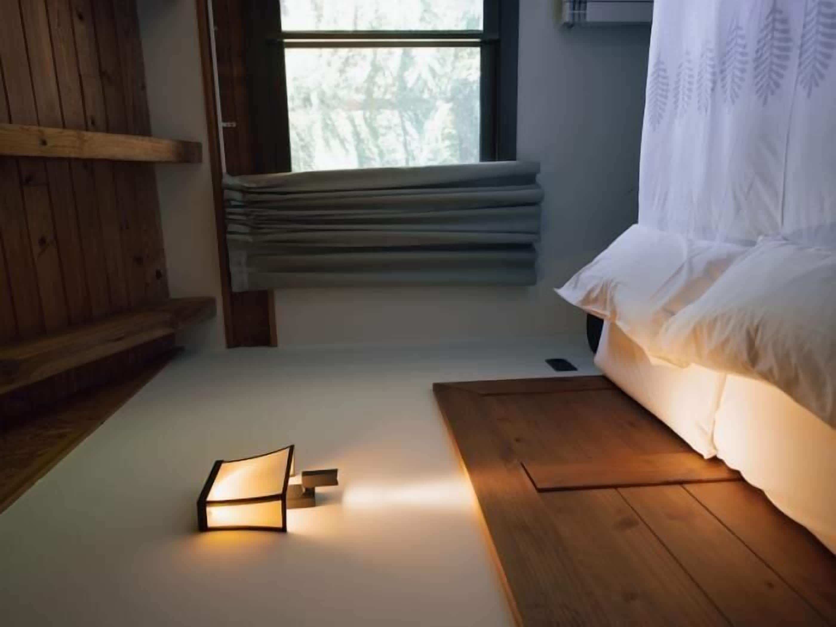 3 slaapkamers, een strijkplank/strijkijzer, internet, beddengoed