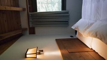 3 slaapkamers, een strijkplank/strijkijzer, internet, beddengoed