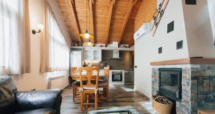 Lo Niu. Kaunis vuoristoasunto, jossa grilli ja pääsy uima-altaalle