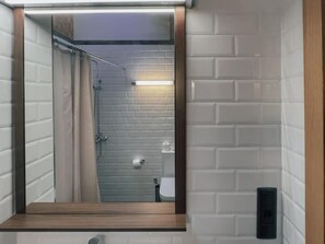 Shower, hair dryer, towels - Lo Niu - L'Orri del Pallars (Ribera de Montardit)