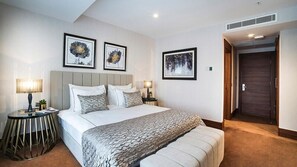 Superior Room Land View Gala Dinner Incuded | 迷你吧、客房內保險箱、書桌、筆電工作空間