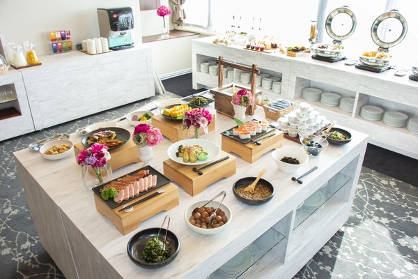 Daily buffet breakfast for a fee