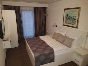 Minibar, in-room safe, desk, free WiFi - Hotel Argentum (Vrbnik)