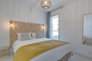 4 slaapkamers, een kluis op de kamer, een strijkplank/strijkijzer, wifi