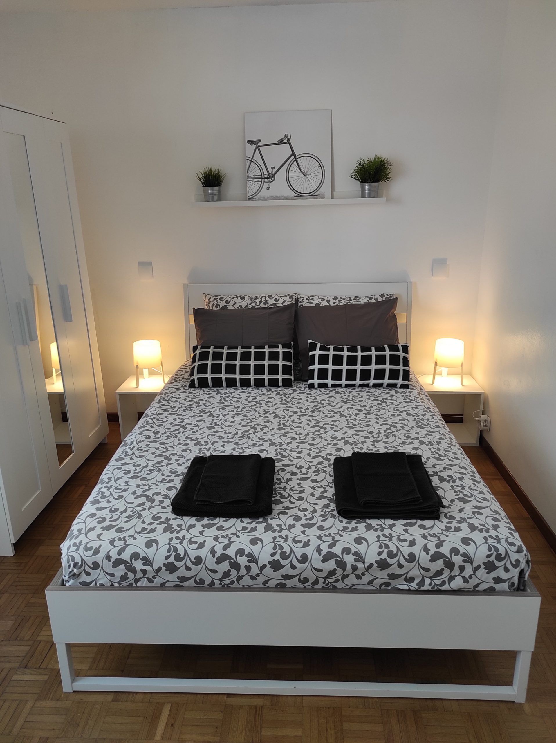 3 chambres, fer et planche à repasser, Wi-Fi gratuit, draps fournis