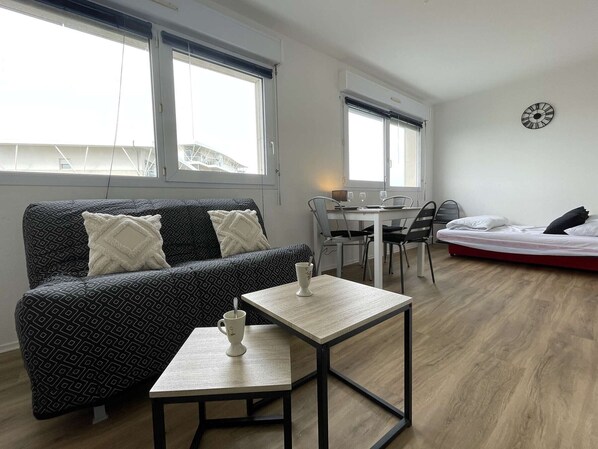 TV - Studio for 2, Minimes La Rochelle, near beach (La Rochelle)