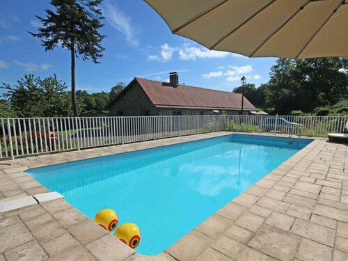 Cottage with pool and wifi in Ste Honorine