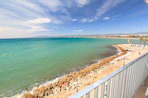 Property grounds - AirCon Apartment · Beachfront · UHC ACANTILADOS 216 (Salou)