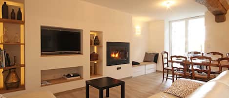 TV, fireplace, table tennis