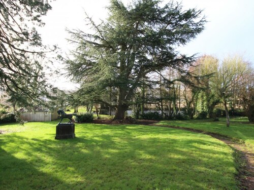 Maison de Maître 19ème siècle au cœur de L'Aigle avec parc arboré