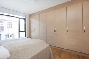 Lejlighed - 1 soveværelse - udsigt til havn (Private Parking Space) | Gratis baby-/barnesenge, gratis Wi-Fi, sengetøj