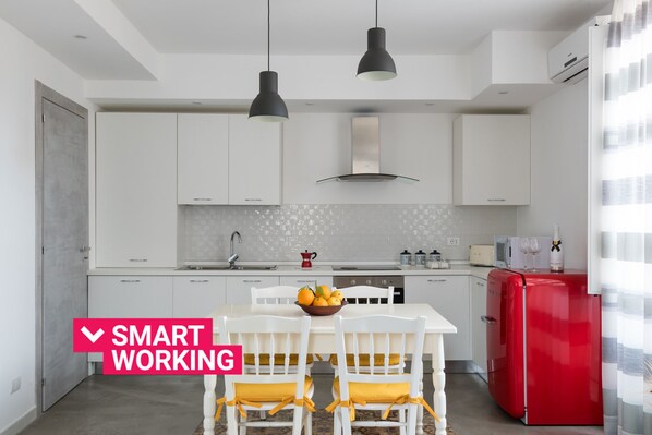 Fridge, microwave, oven, coffee/tea maker