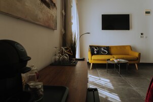Quarto casal conforto, vista para a piscina | Frigobar, cofres nos quartos, quartos à prova de som