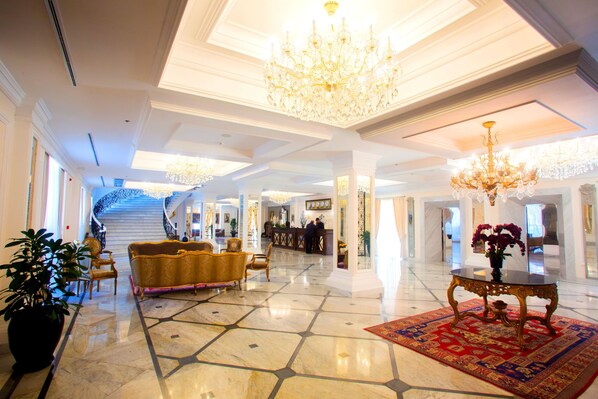 Lobby - Sapphire Zagulba (Baku)