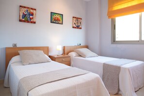 2 habitaciones, tabla de planchar con plancha y wifi gratis 
