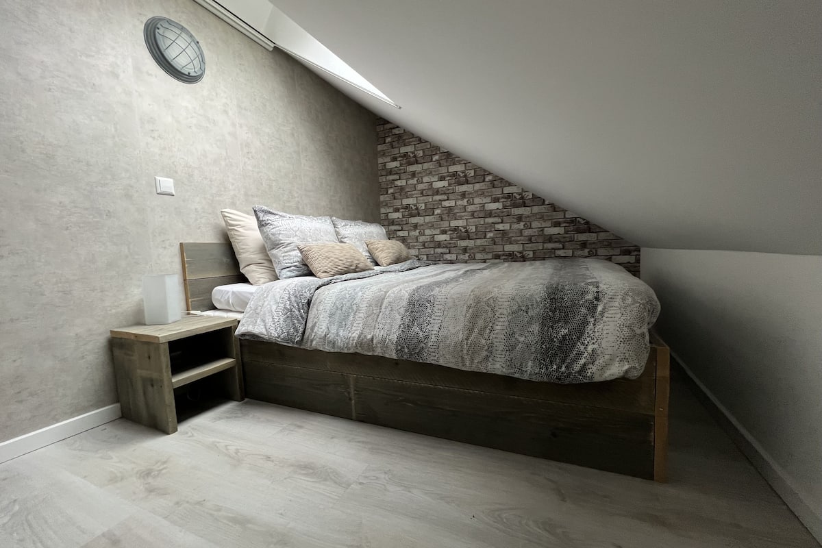 1 bedroom, premium bedding, minibar, in-room safe