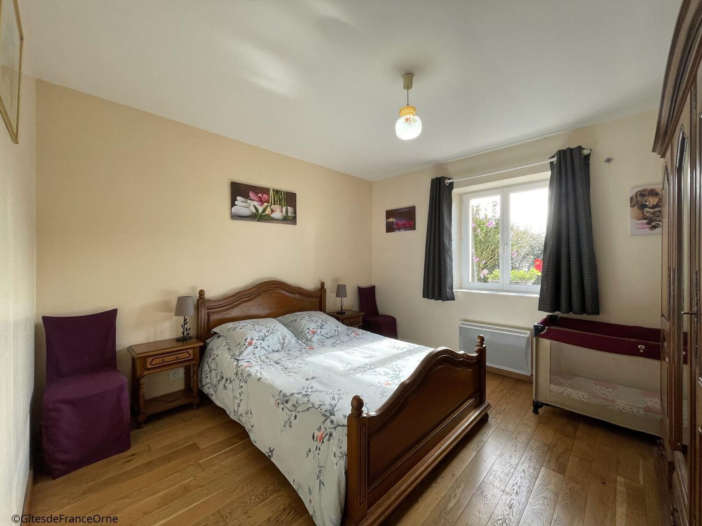 3 室のベッドルーム、WiFi (無料)