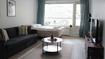 ์ํฐ ์ํํธ, ๋ฐ์ฝ๋, ์๋ด ์ ๋ง | ๊ฑฐ์ค ๊ณต๊ฐ | LED TV