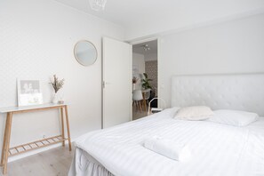 Individually decorated, individually furnished, desk, laptop workspace - Cozy 1BR Home at Downtown next to All Restaurants (Tampere)