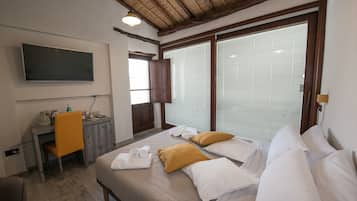 Superior Double Room, Courtyard View | Egyptian cotton sheets, premium bedding, memory foam beds, minibar