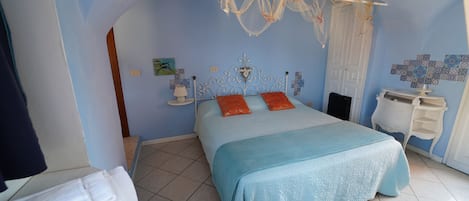 Deluxe Double Room, Balcony | Desk, free WiFi, bed sheets